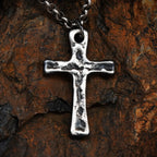Pandantiv cruce masivă „Forță și Credință” pentru bărbați din argint 925 – bijuterie sculpturală în stil boho rustic | Art Diva