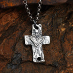 Pandantiv „Cruce mare și masivă pentru bărbați cu inimă” din argint 925 – talisman pentru forță, credință și protecție | Bijuterie boho, rustică și sculpturală | Art Diva