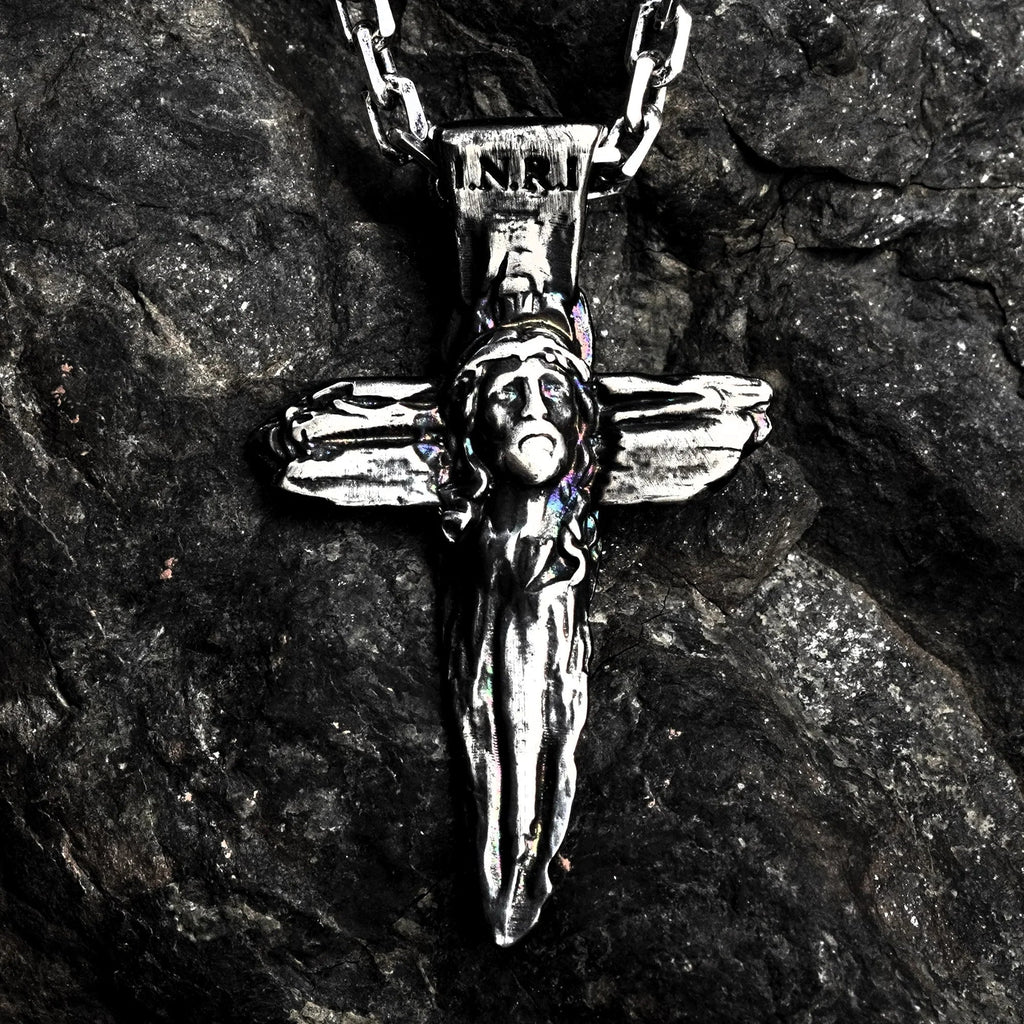 Pandantiv cruce cu Isus Hristos din argint sterling 925 – simbol al credinței și protecției, handmade, Art Diva