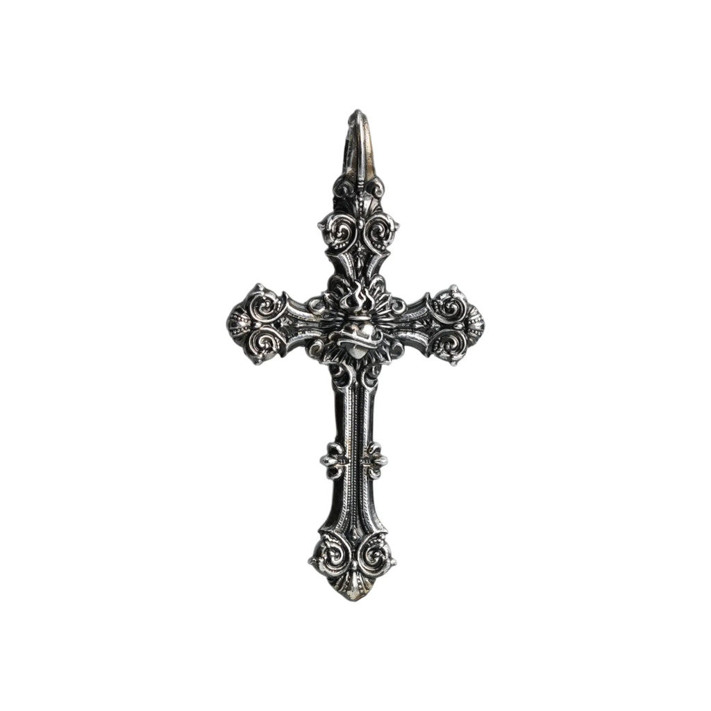 Pandantiv „Cruce ornamentală cu Preasfânta Inimă a lui Iisus” din argint 925 – bijuterie sculpturală oxidată | Art Diva