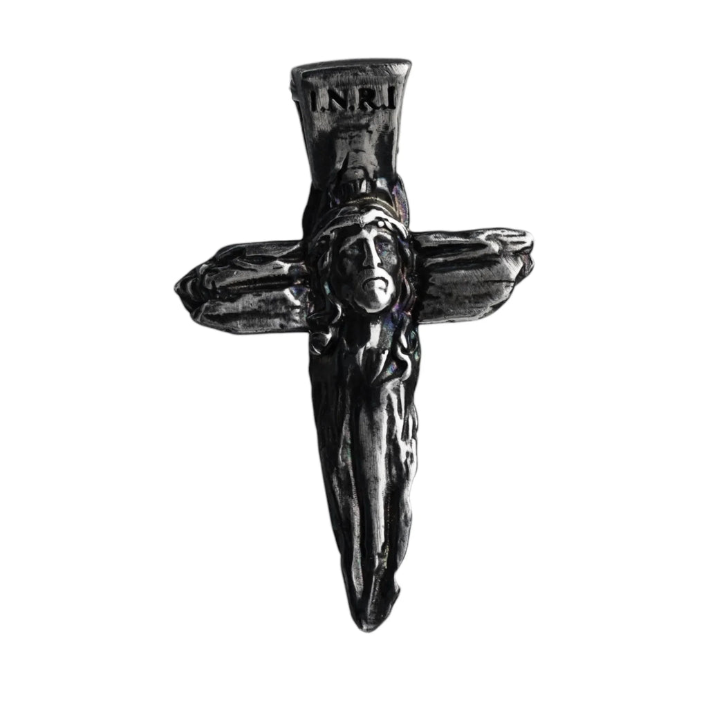 Cruce cu Isus Hristos din argint sterling 925 – pandantiv religios realizat manual, simbol al credinței și al protecției | Art Diva