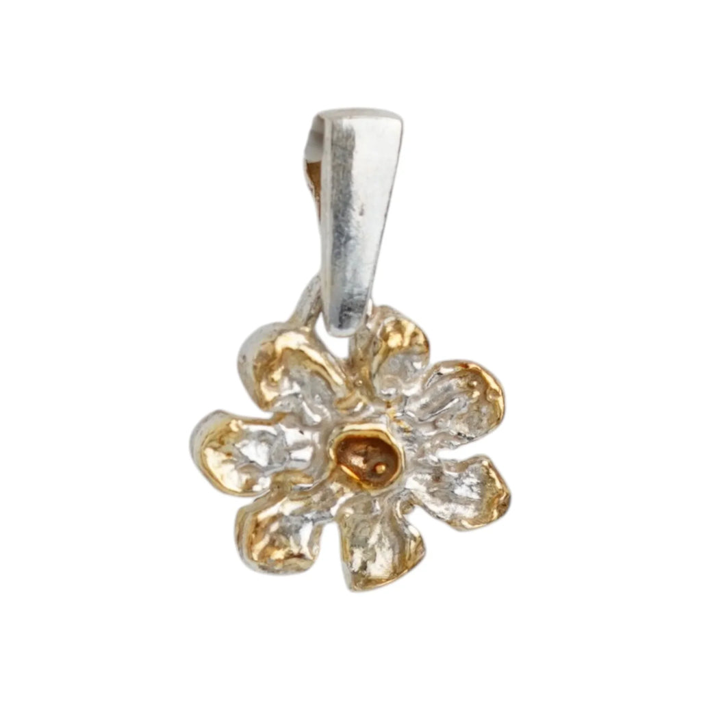Pandantiv „Floare” din argint 925 – talisman boho realizat manual pentru armonie, bijuterie sculpturală și cadou pentru mamă, fiică sau prietenă | Art Diva