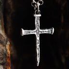 Pandantiv cruce pentru bărbați din argint 925 – simbol al credinței în stil boho și rustic, handmade, Art Diva
