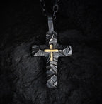 Pandantiv Cruce cu relief din argint și accent auriu – simbol realizat manual al credinței și al forței spirituale | Art Diva