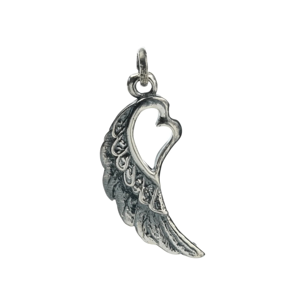 Pandantiv „Aripă cu Inimă” din argint 925 – talisman al iubirii și al protecției, bijuterie sculpturală în stil boho și rustic | Art Diva