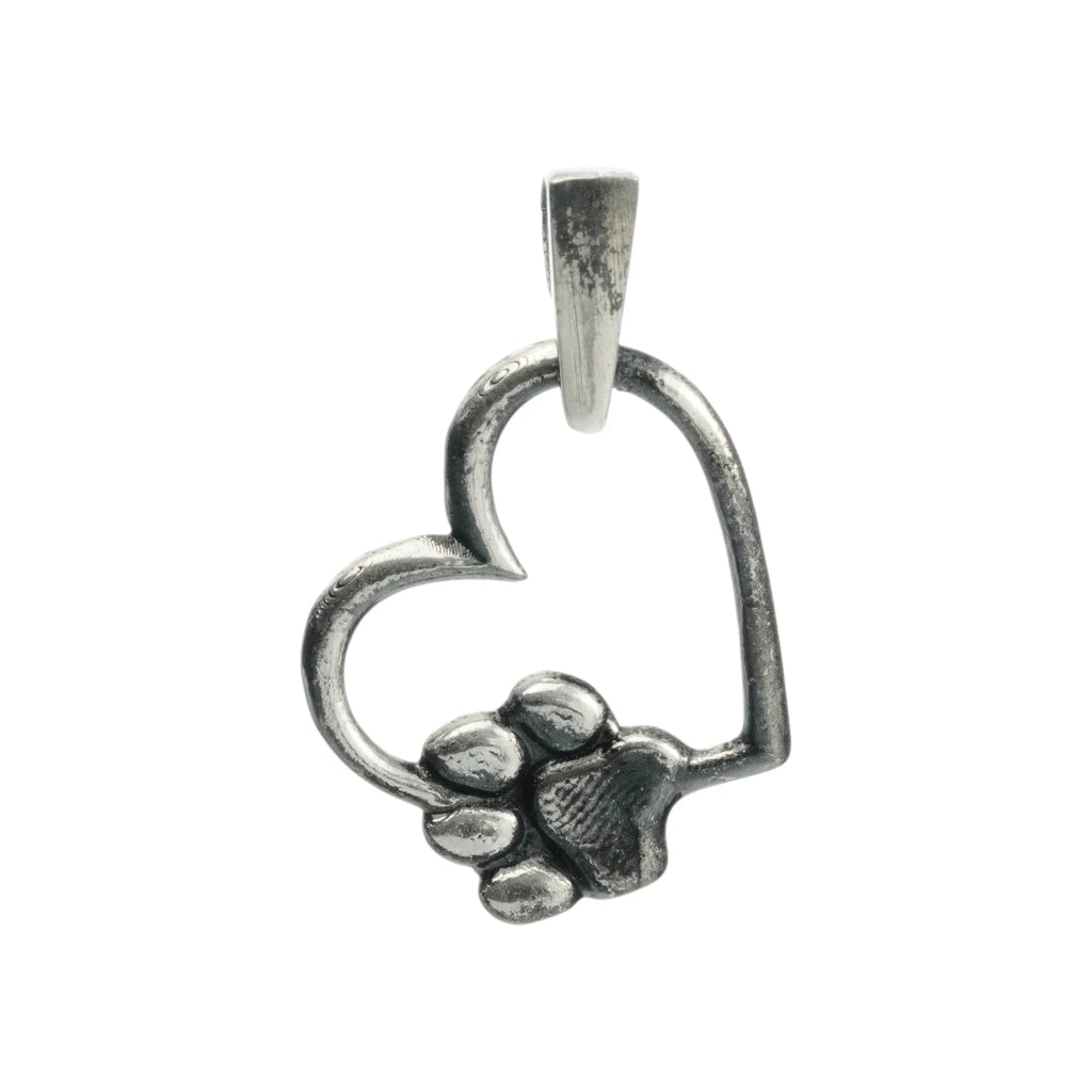Pandantiv „Inimă și lăbuță” din argint 925 – simbol al iubirii pentru animale și talisman pentru loialitate și iubire necondiționată, bijuterie sculpturală oxidată în stil boho și rustic | Art Diva