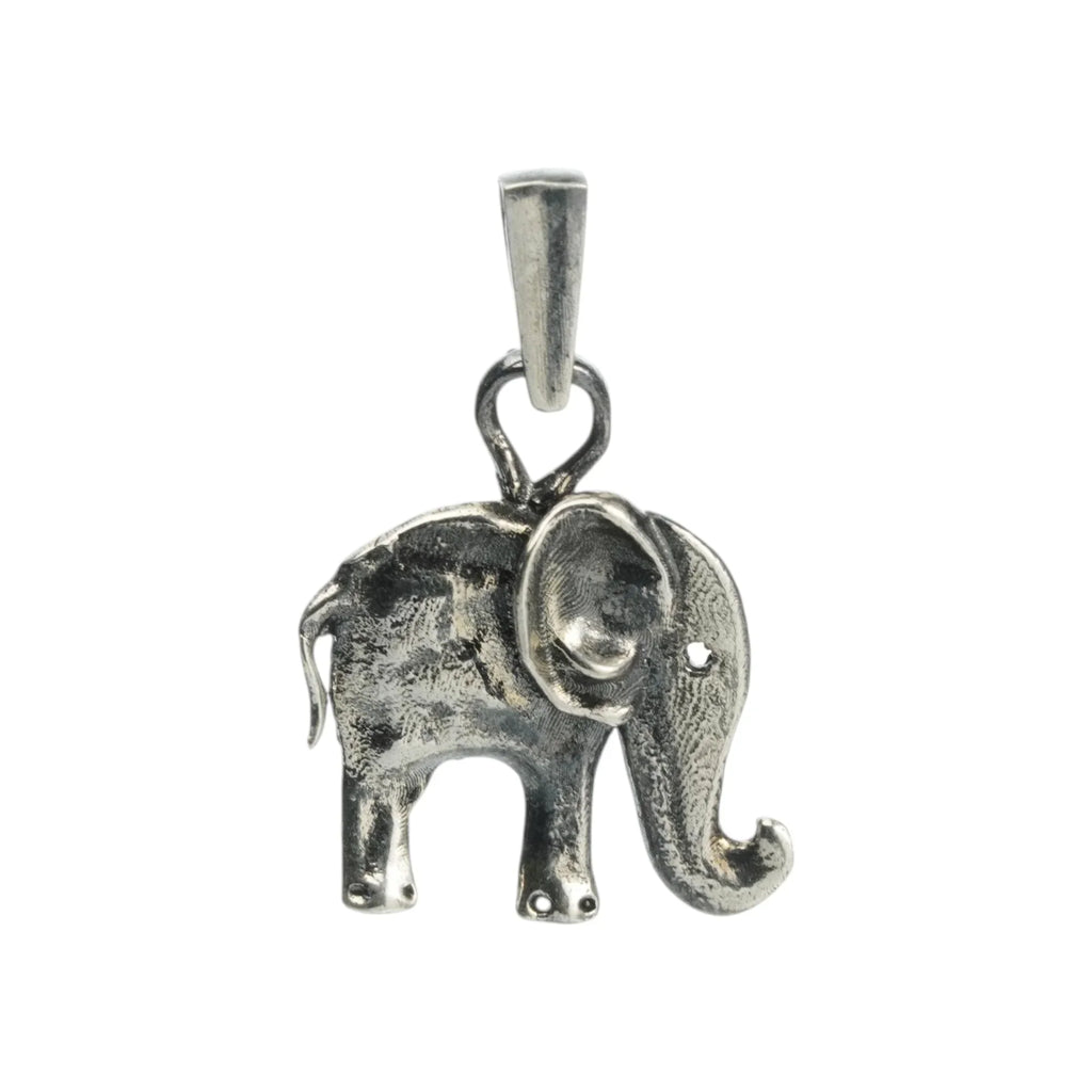 Pandantiv „Elefănțel” din argint 925 – talisman pentru noroc, înțelepciune și protecție, bijuterie sculpturală oxidată în stil boho și rustic | Art Diva