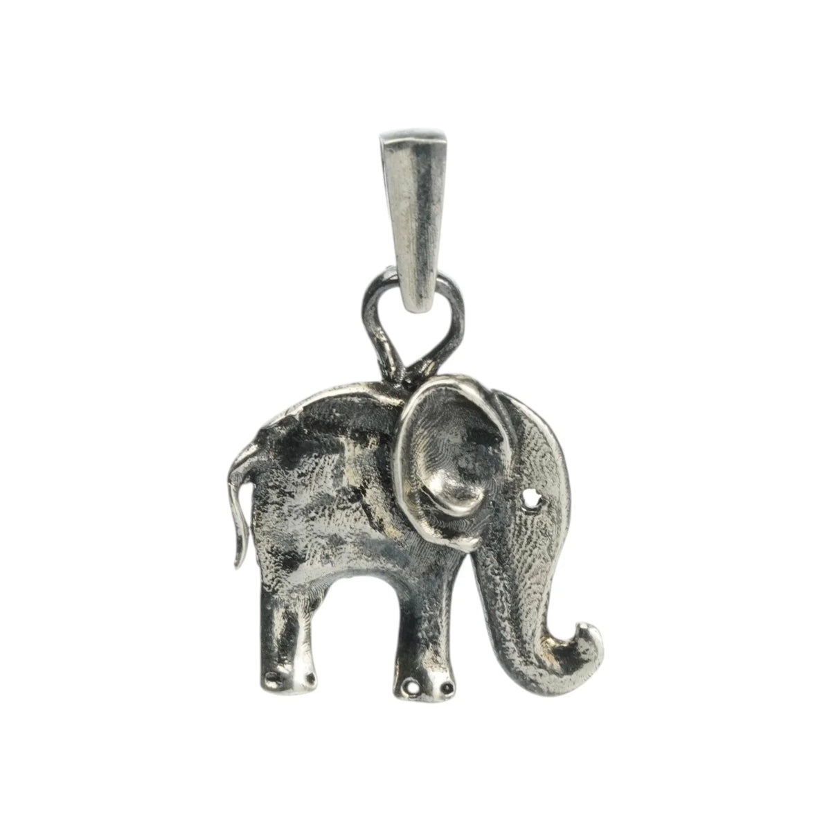 Pandantiv „Elefănțel” din argint 925 – talisman pentru noroc, înțelepciune și protecție, bijuterie sculpturală oxidată în stil boho și rustic | Art Diva