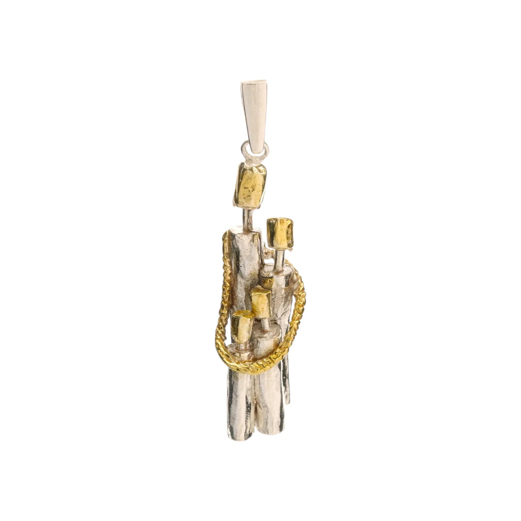 Pandantiv „Unitatea familiei” din argint 925 cu accente aurii – talisman pentru unitate, iubire și protecția familiei, bijuterie sculpturală handmade în stil boho și rustic | Art Diva