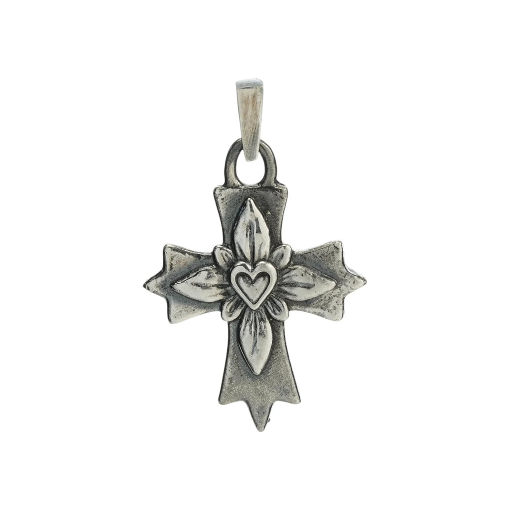 Pandantiv „Cruce cu inimă” din argint 925 – simbol al iubirii și al credinței, bijuterie sculpturală oxidată în stil boho și rustic | Art Diva