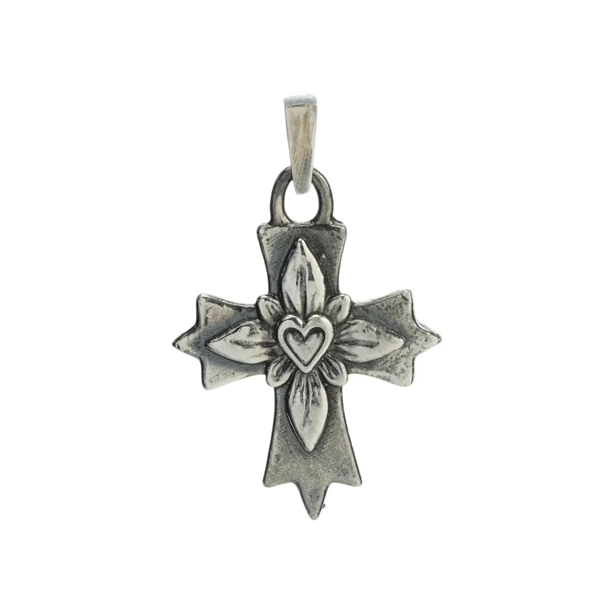 Pandantiv „Cruce cu inimă” din argint 925 – simbol al iubirii și al credinței, bijuterie sculpturală oxidată în stil boho și rustic | Art Diva