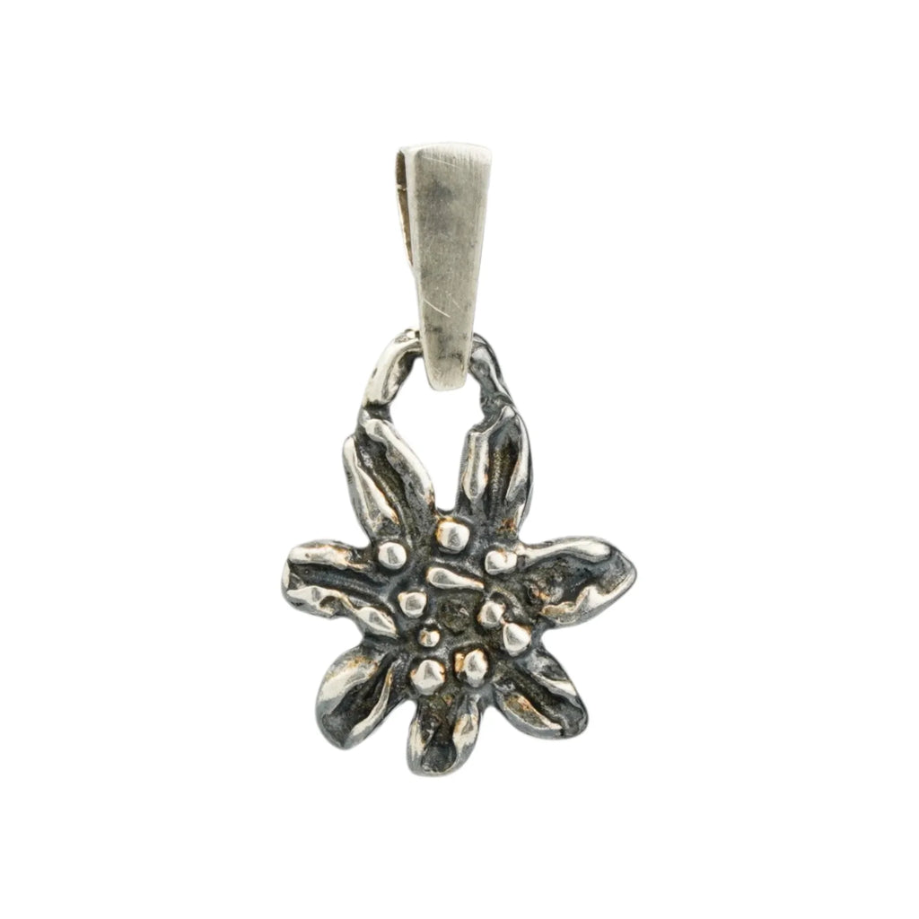 Pandantiv Floare de colț (Edelweiss) din argint 925 – talisman boho al iubirii pure și al loialității, bijuterie sculpturală și cadou pentru mamă, fiică sau prietenă | Art Diva