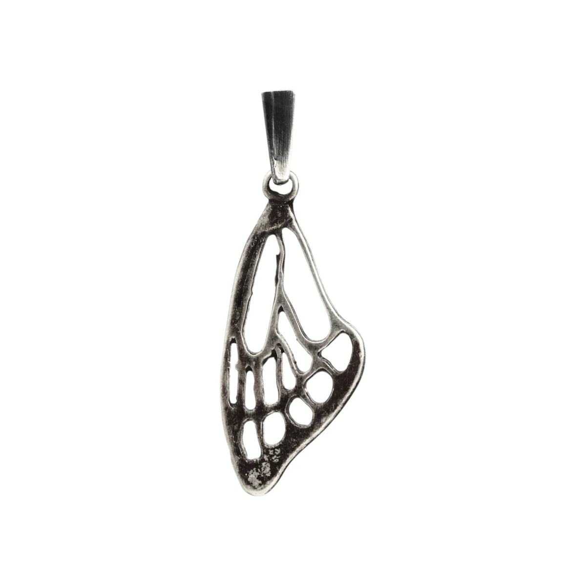 Pandantiv Aripă de fluture din argint 925 – talisman realizat manual pentru libertate și transformare, bijuterie sculpturală în stil boho și rustic | Art Diva