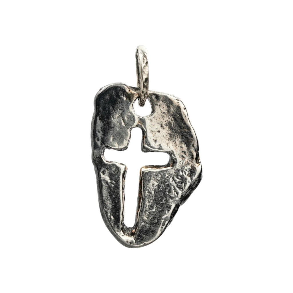 Pandantiv „Cruce masivă” oxidat pentru bărbați din argint 925 – talisman pentru forță și protecție spirituală, bijuterie în stil boho și rustic | Art Diva