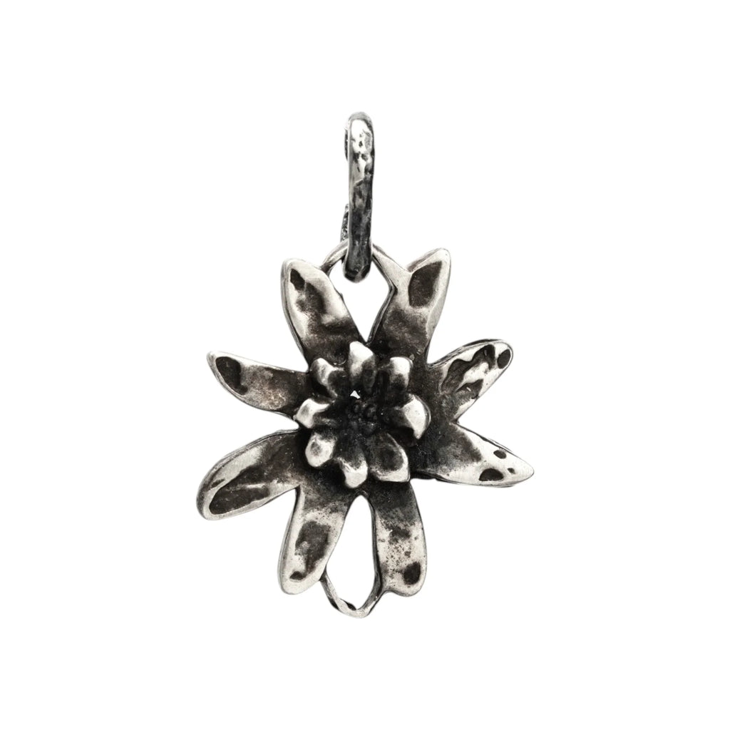 Element „Floare de colț” din argint 925 – talisman boho al armoniei realizat manual, bijuterie sculpturală și cadou pentru mamă, fiică sau prietenă | Art Diva