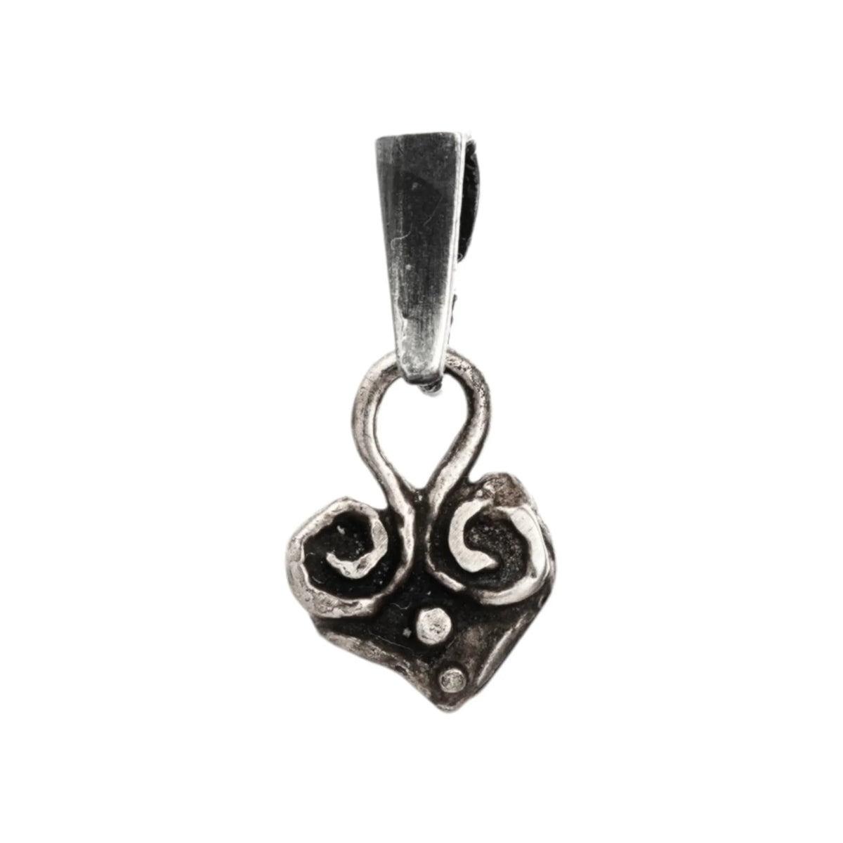 Pandantiv Inimă din argint 925 – talisman al iubirii realizat manual, bijuterie sculpturală în stil boho, cadou ideal pentru mamă, fiică sau prietenă | Art Diva