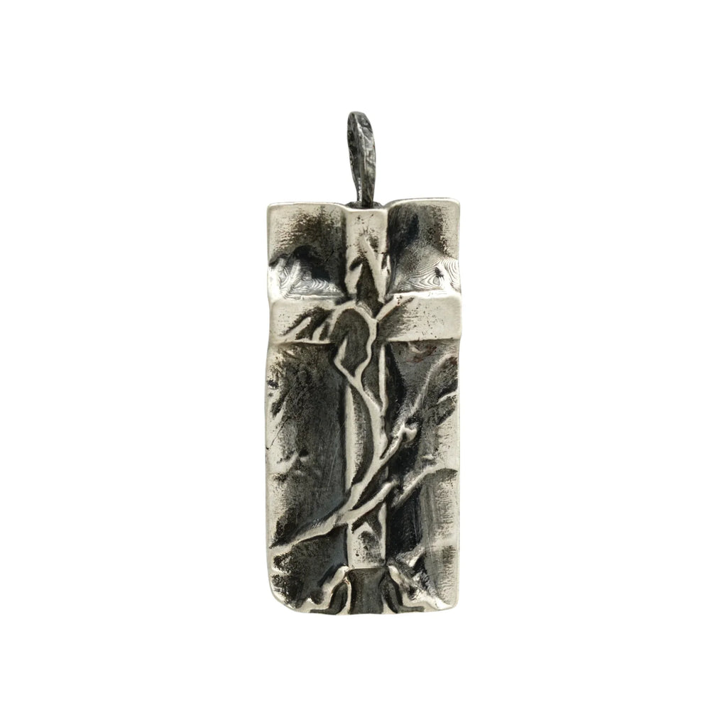 Pandantiv cruce „Giulgiu” pentru bărbați din argint 925 – simbol al credinței și al protecției, bijuterie sculpturală realizată manual în stil boho-rustic | Art Diva