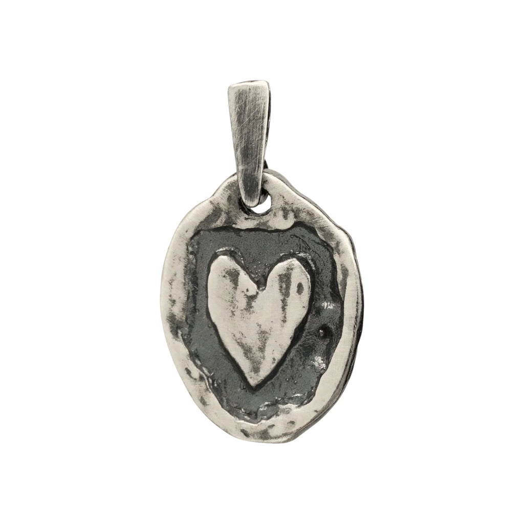 Pandantiv „Inimă rustică” din argint 925, realizat manual – talisman pentru iubire și apropiere sufletească, bijuterie sculpturală în stil boho și rustic | Art Diva