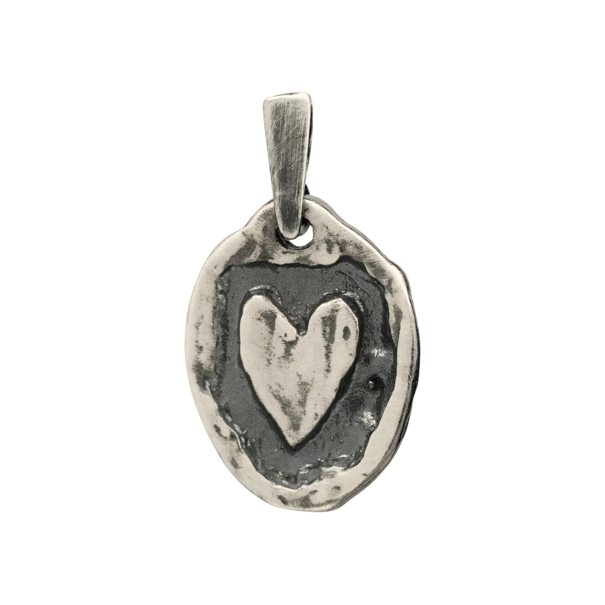 Pandantiv „Inimă rustică” din argint 925, realizat manual – talisman pentru iubire și apropiere sufletească, bijuterie sculpturală în stil boho și rustic | Art Diva