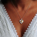 Pandantiv „Inimă cu aripi de înger” din argint 925 cu accent auriu – talisman handmade pentru protecție și iubire, în stil boho, artistic și rustic | Art Diva