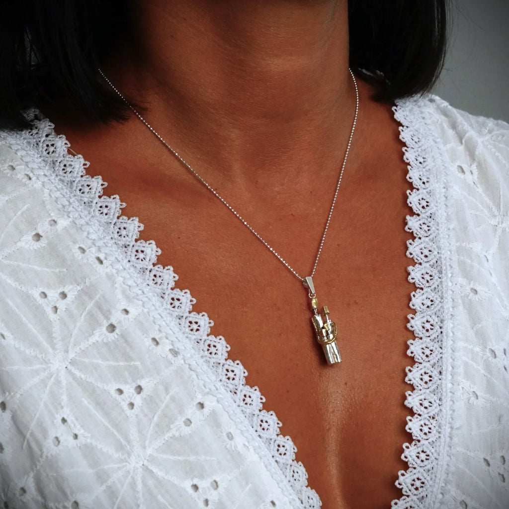 Pandantiv „Unitatea familiei” din argint 925 cu accente aurii – talisman pentru unitate, iubire și protecția familiei, bijuterie sculpturală handmade în stil boho și rustic | Art Diva