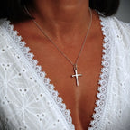 Pandantiv Cruce cu cuie din argint 925 cu accente placate în aur – talisman pentru credință și forță, realizat manual în stil rustic | Art Diva