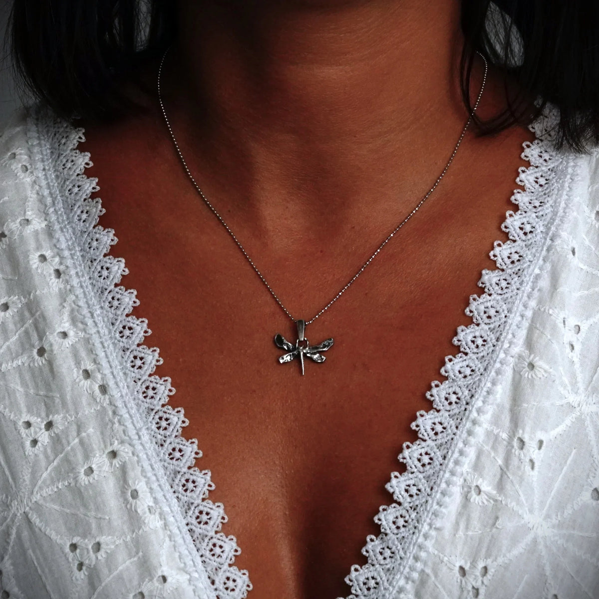 Pandantiv „Libelulă” din argint 925 – talisman pentru schimbare, ușurință și libertate interioară, realizat manual în stil boho | Art Diva