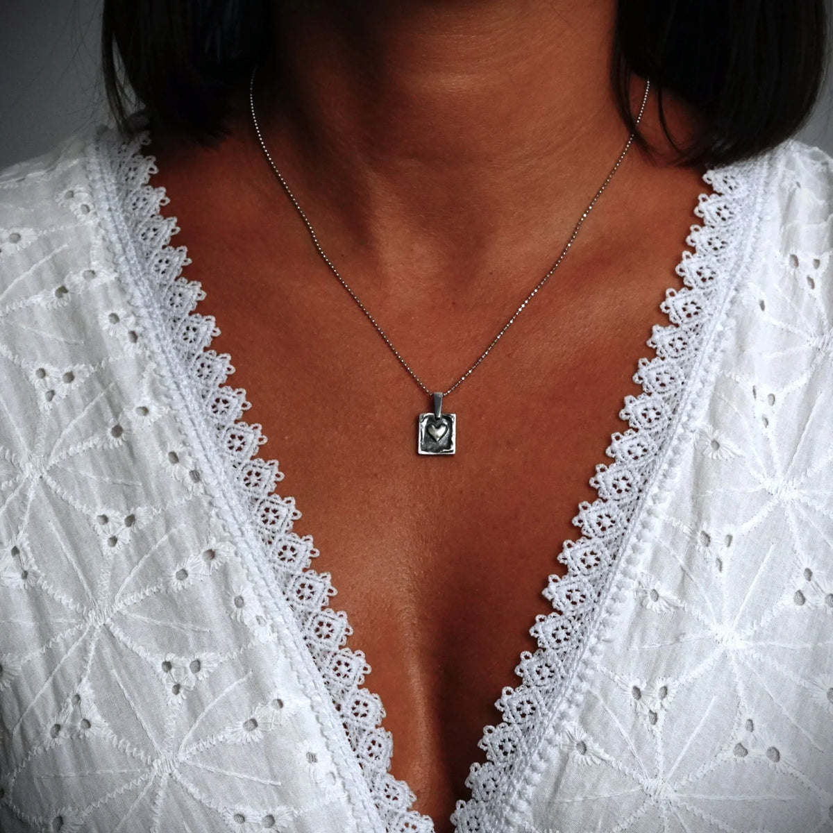 Pandantiv „Inimă” din argint 925, realizat manual – talisman pentru iubire și protecție în stil boho și rustic | Art Diva