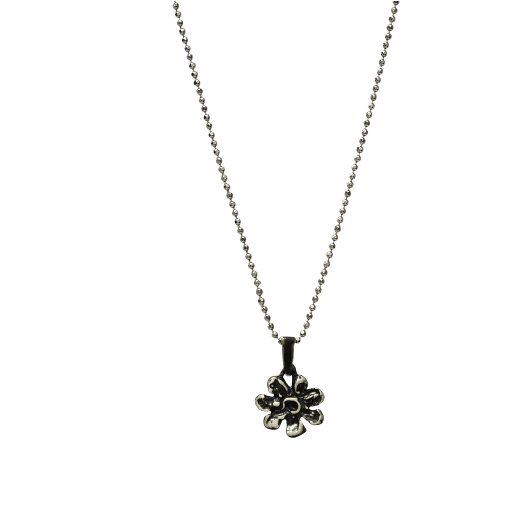Pandantiv „Floare” din argint 925 – talisman boho al armoniei realizat manual, bijuterie sculpturală și cadou pentru mamă, fiică sau prietenă | Art Diva