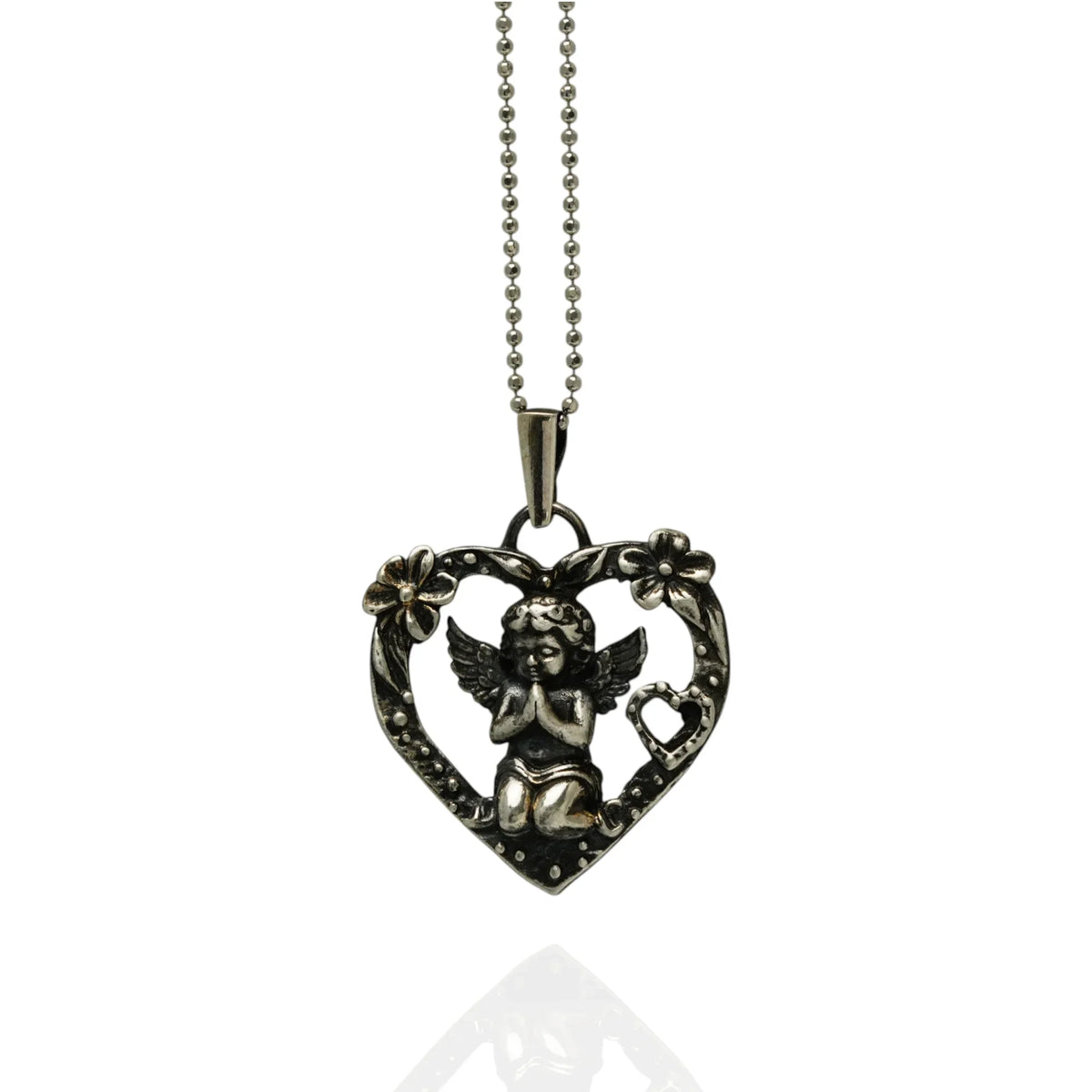 Pandantiv inimă „Rugăciunea unui Înger” pentru femei din argint 925 cu înger și flori – talisman pentru iubire și protecție, bijuterie sculpturală în stil boho și rustic | Art Diva
