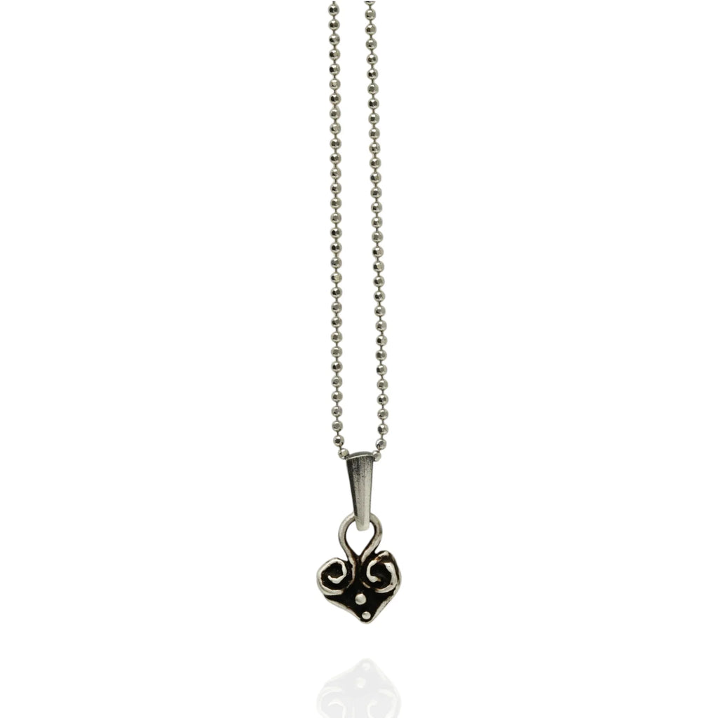 Pandantiv Inimă din argint 925 – talisman al iubirii realizat manual, bijuterie sculpturală în stil boho, cadou ideal pentru mamă, fiică sau prietenă | Art Diva