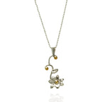 Pandantiv „Floare Delicată” din argint 925 cu accent auriu – talisman pentru nou început și gingășie, bijuterie sculpturală realizată manual în stil boho-rustic | Art Diva