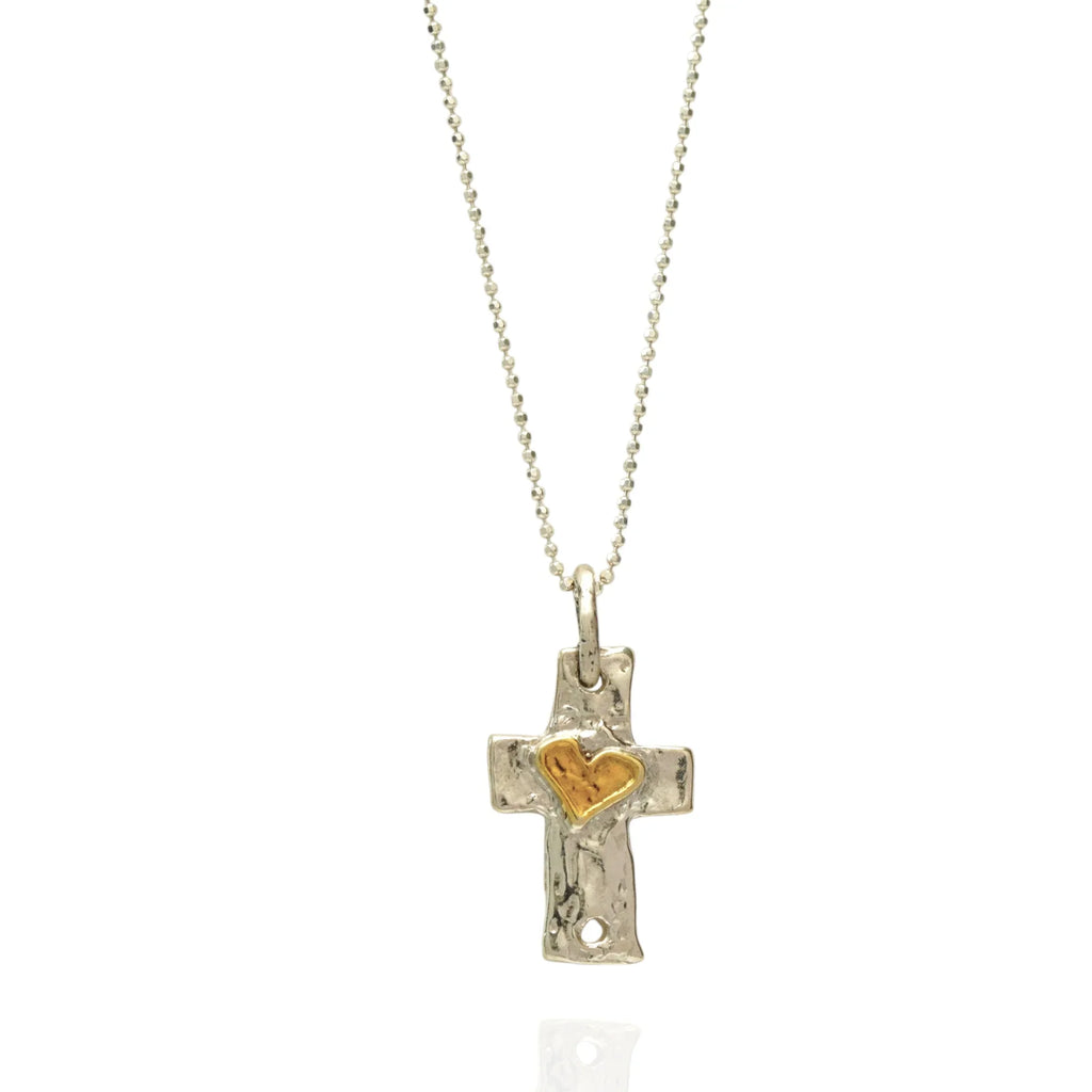 Pandantiv „Cruce cu inimă” din argint 925 cu accente aurii – talisman realizat manual pentru credință și iubire, în stil boho și rustic | Art Diva