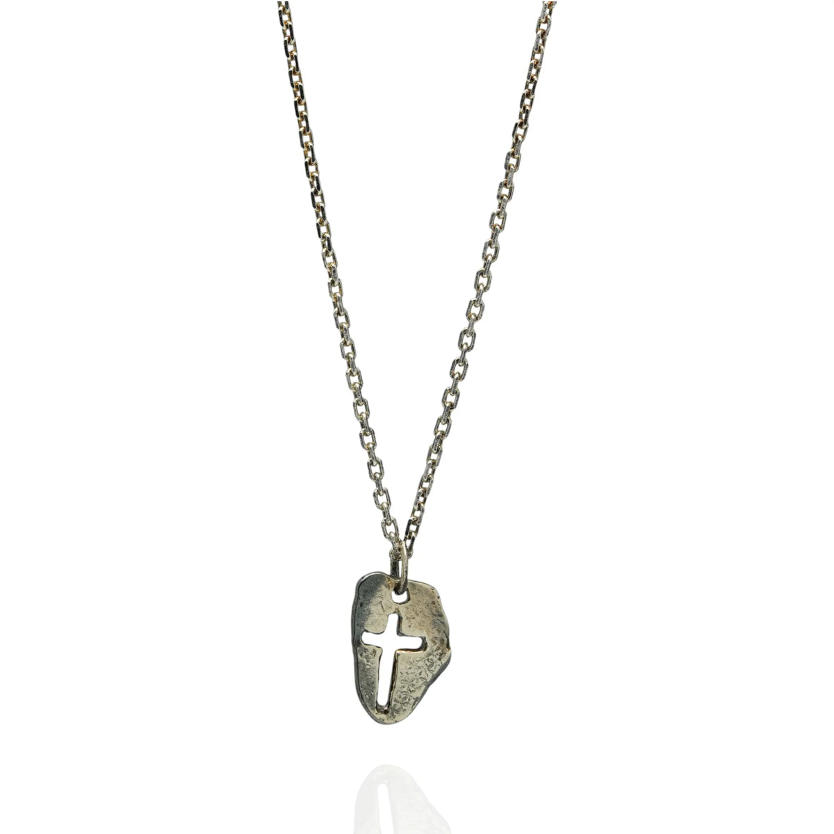 Pandantiv „Cruce masivă” oxidat pentru bărbați din argint 925 – talisman pentru forță și protecție spirituală, bijuterie în stil boho și rustic | Art Diva