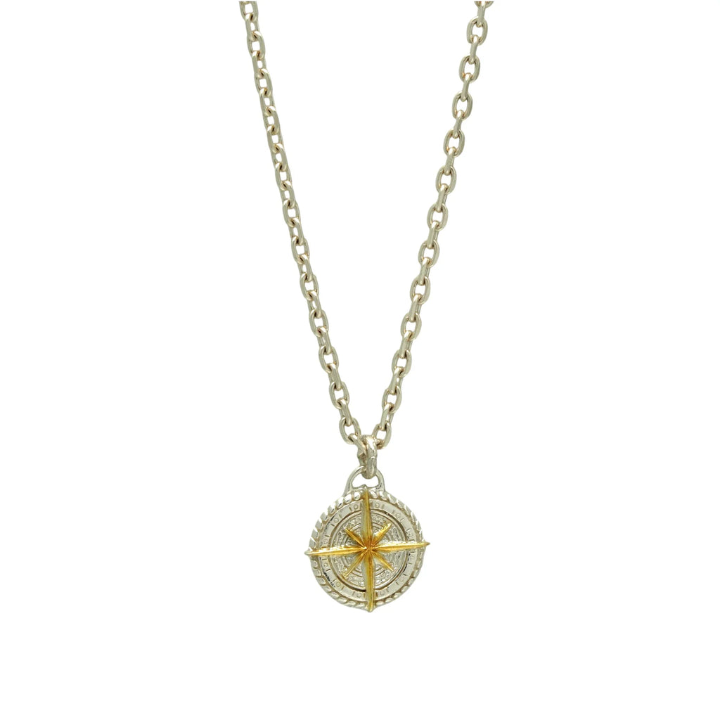 Pandantiv „Busolă” din argint 925 cu accente aurii – talisman lustruit manual pentru orientare, protecție și forță interioară, bijuterie sculpturală în stil boho-rustic | Art Diva