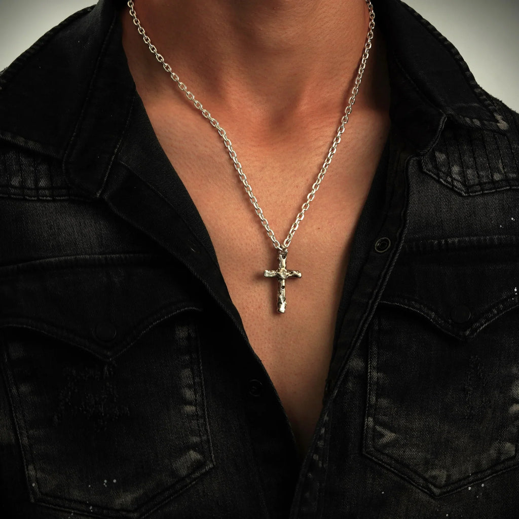 Pandantiv Cruce pentru bărbați din argint 925 – simbol realizat manual pentru credință și forță spirituală | Art Diva