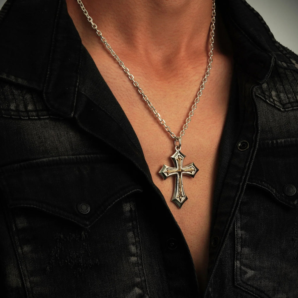 Pandantiv „Crucea Regală” pentru bărbați din argint 925 – mare și masiv, simbol ornamental al forței și al protecției spirituale | Art Diva