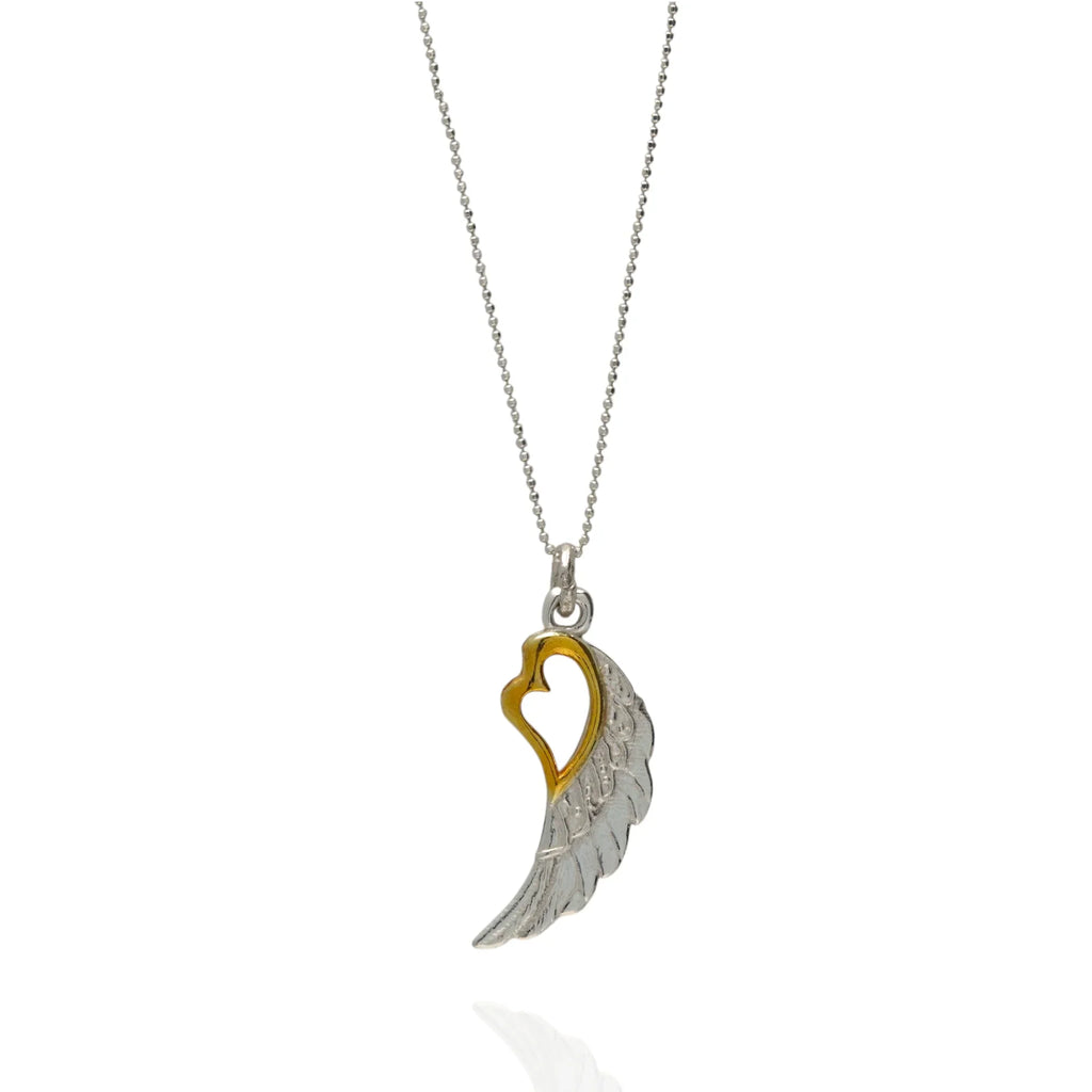 Pandantiv „Aripă cu Inimă” din argint 925 cu accente aurii – talisman al iubirii și al protecției, bijuterie sculpturală în stil boho | Art Diva