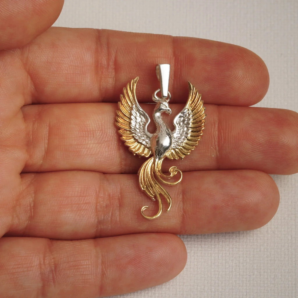 Pandantiv „Phoenix” din argint 925 cu accente aurii – talisman lustruit manual pentru renaștere, forță și nou început, bijuterie sculpturală în stil boho-rustic | Art Diva