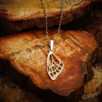 Pandantiv „Aripă de fluture” din argint 925 – amuletă pentru libertate și lumină, bijuterie sculpturală handmade în stil boho și rustic | Art Diva