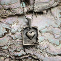 Pandantiv inimă în relief din argint 925 – talisman handmade boho pentru iubire și protecție, Art Diva
