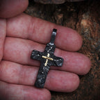 Pandantiv Cruce cu relief din argint și accent auriu – simbol realizat manual al credinței și al forței spirituale | Art Diva
