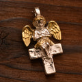 Pandantiv înger în rugăciune pe cruce din argint 925 cu detalii aurii, talisman handmade de protecție pentru femei, Art Diva