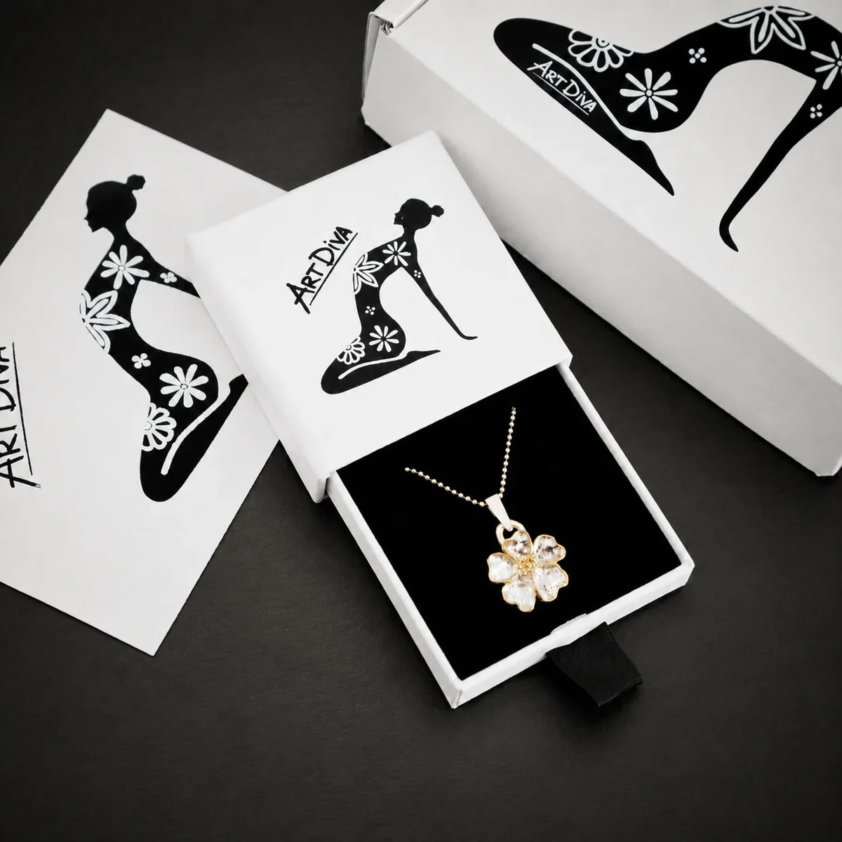 Pandantiv „Inimă alungită cu cruce” din argint 925 – talisman boho pentru credința în iubire, bijuterie sculpturală și cadou pentru mamă, fiică sau prietenă | Art Diva
