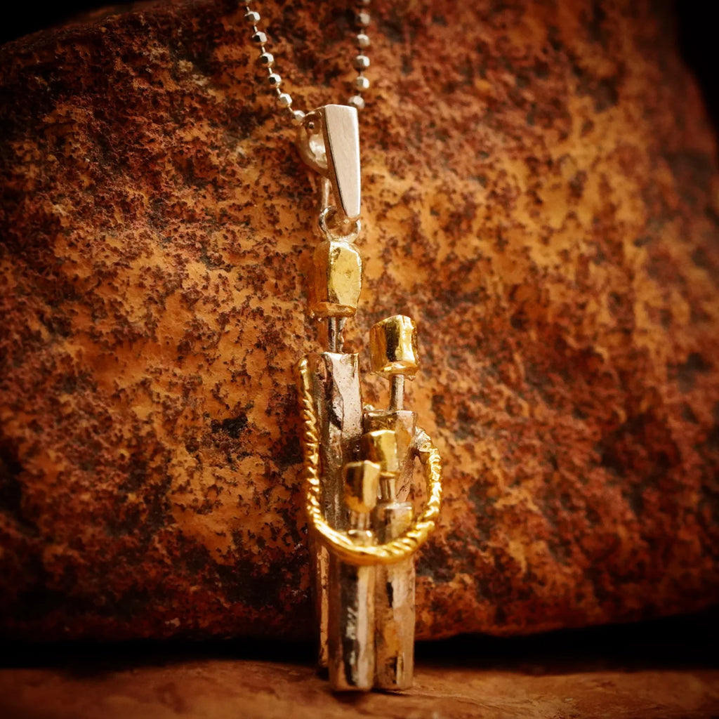 Pandantiv „Unitatea familiei” din argint 925 cu accente aurii – talisman pentru unitate, iubire și protecția familiei, bijuterie sculpturală handmade în stil boho și rustic | Art Diva