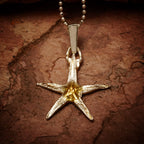 Pandantiv Stea de mare din argint 925 cu accente aurii – talisman handmade pentru noroc, stil boho rustic, Art Diva