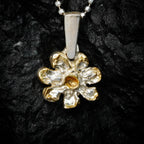 Pandantiv „Floare” din argint 925 – talisman boho realizat manual pentru armonie, bijuterie sculpturală și cadou pentru mamă, fiică sau prietenă | Art Diva