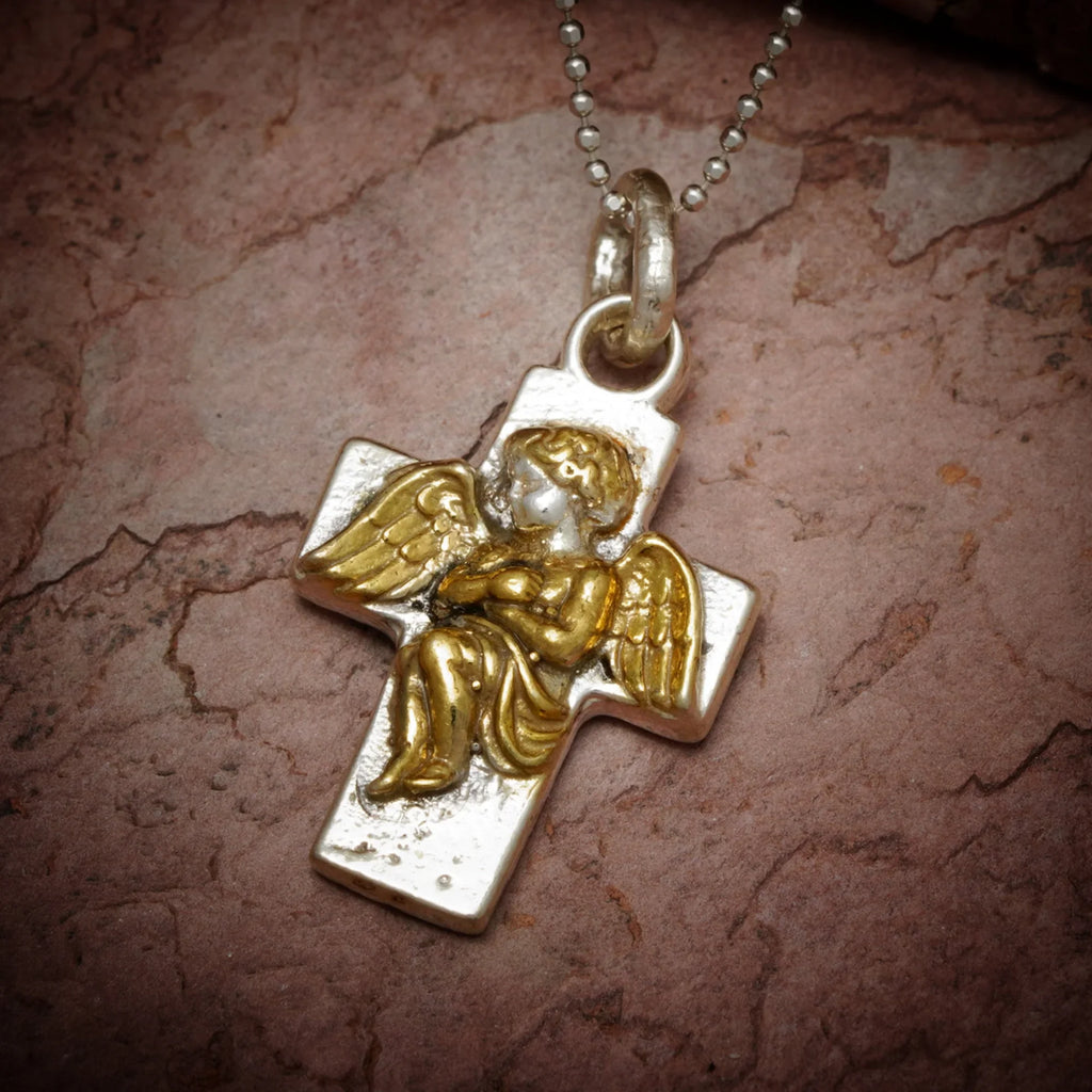 Pandantiv „Îmbrățișarea Îngerului” din argint 925 – talisman handmade pentru iubire și protecție, bijuterie sculpturală în stil boho și rustic | Art Diva