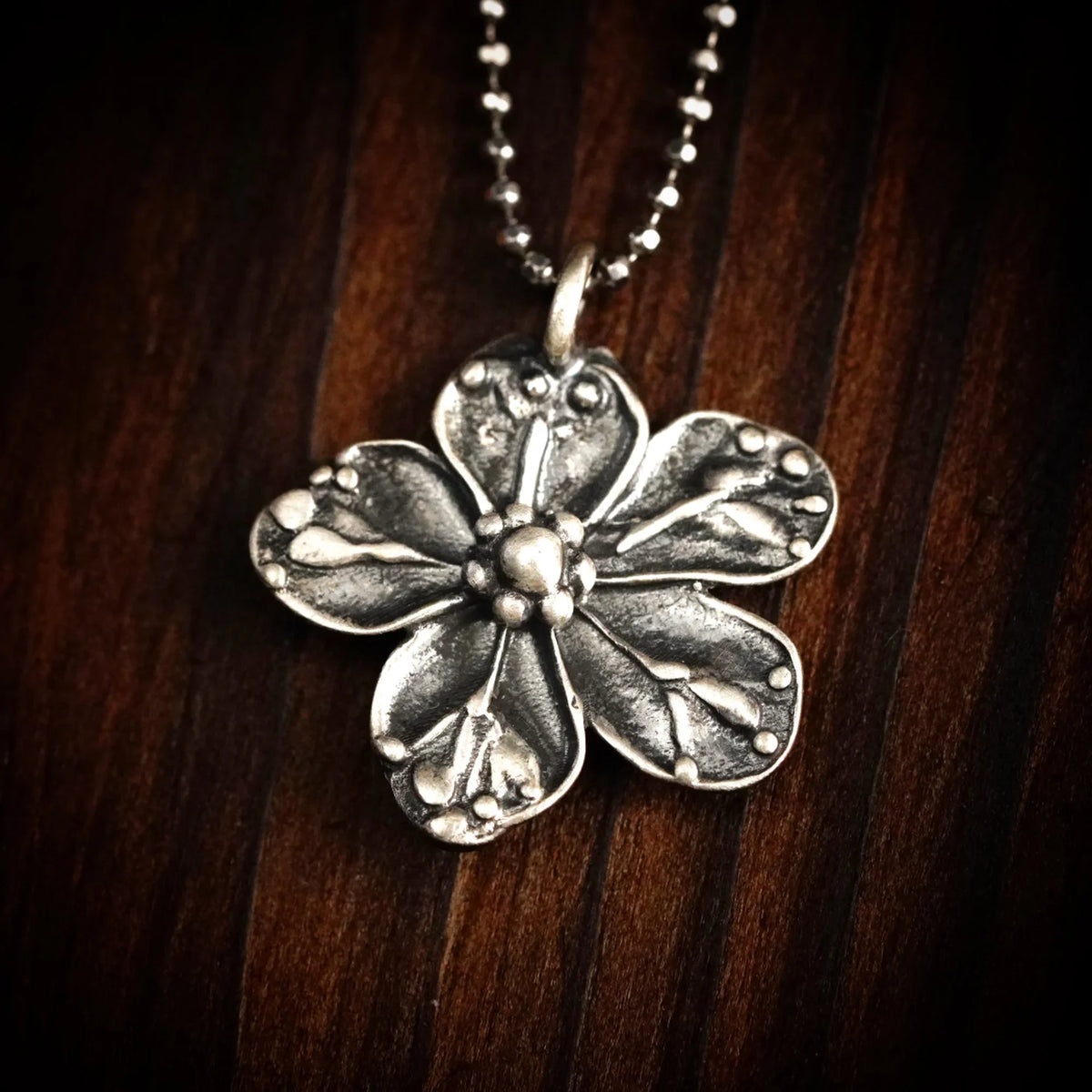 Pandantiv floare de vișin din argint 925 – talisman handmade boho pentru iubire și nou început, Art Diva