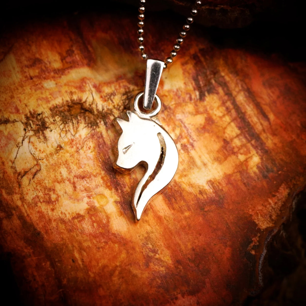 Pandantiv pisică din argint 925 – talisman pentru intuiție și protecție, bijuterie handmade în stil boho și rustic, Art Diva